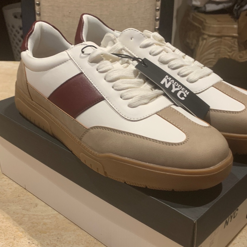 Madden NYC Men's White, Tan, and Red Sneakers Size 11 NWT